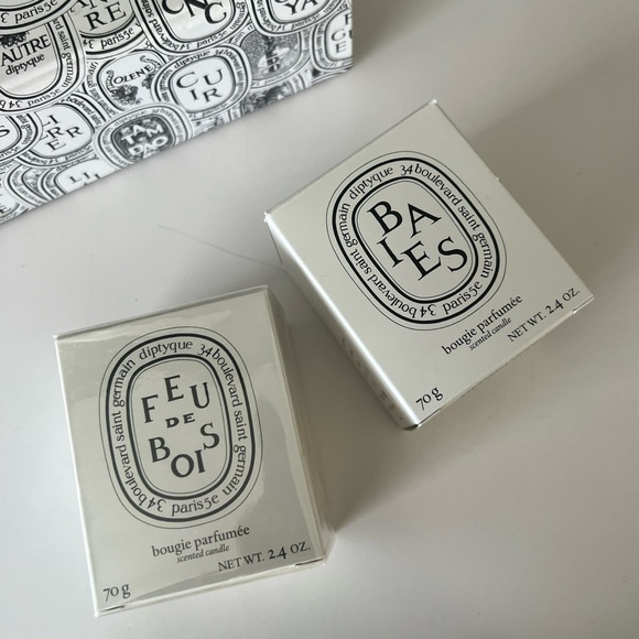 NWT/NWOT DIPTYQUE travel size Baies and Feu De Bois 2.4 oz candle pair - Picture 2 of 4